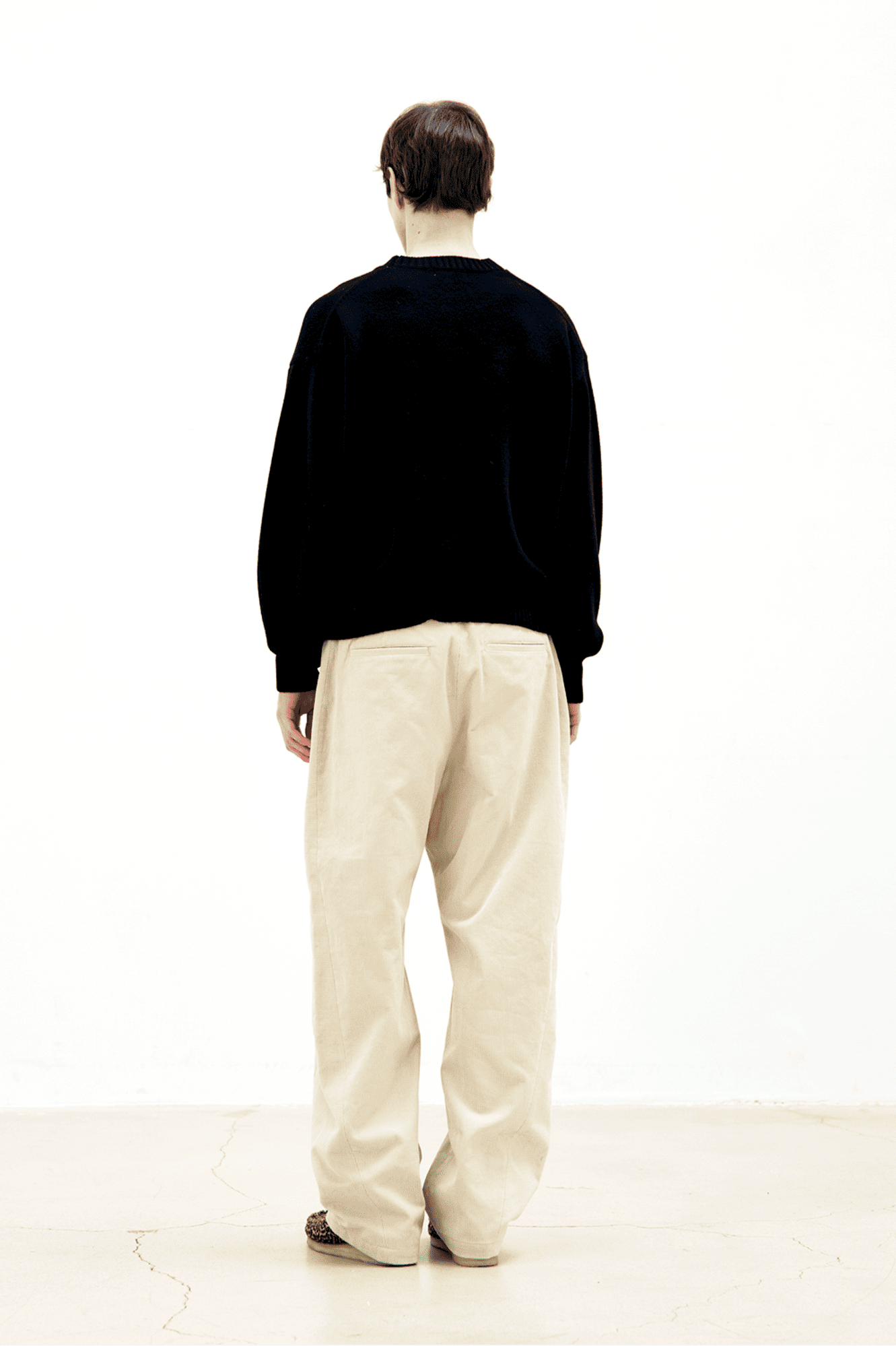 Coor - Wool cropped crewneck sweater (Black) crop fit boxy knit maglione corto streetwear korean brand lecce maglia