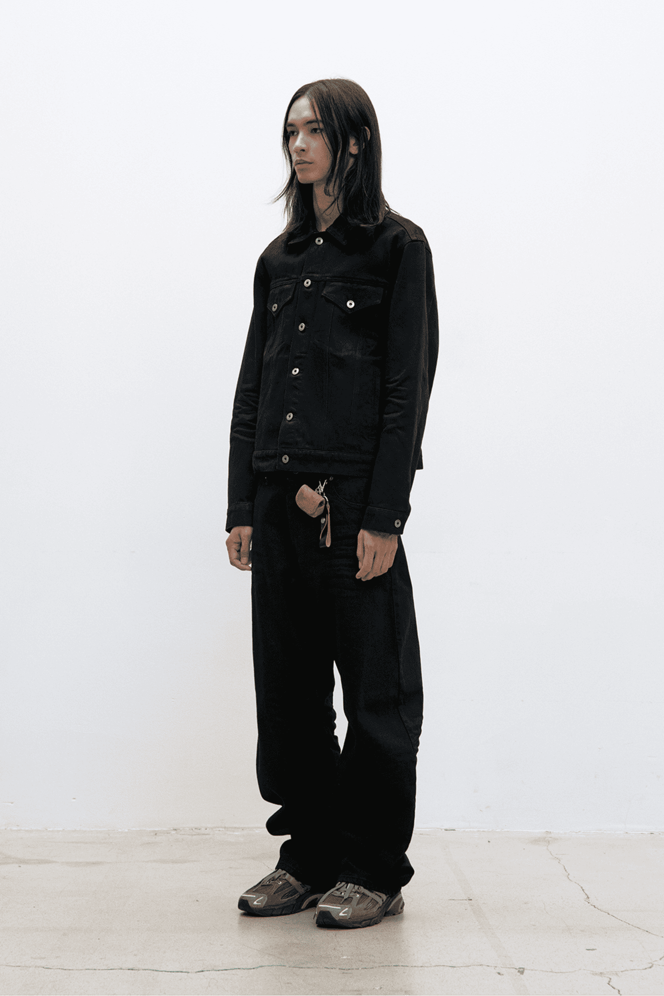 Coor - Embossed washed deep curved denim pants (black) jeans baggy flared jeans pantalone streetwear korean brand