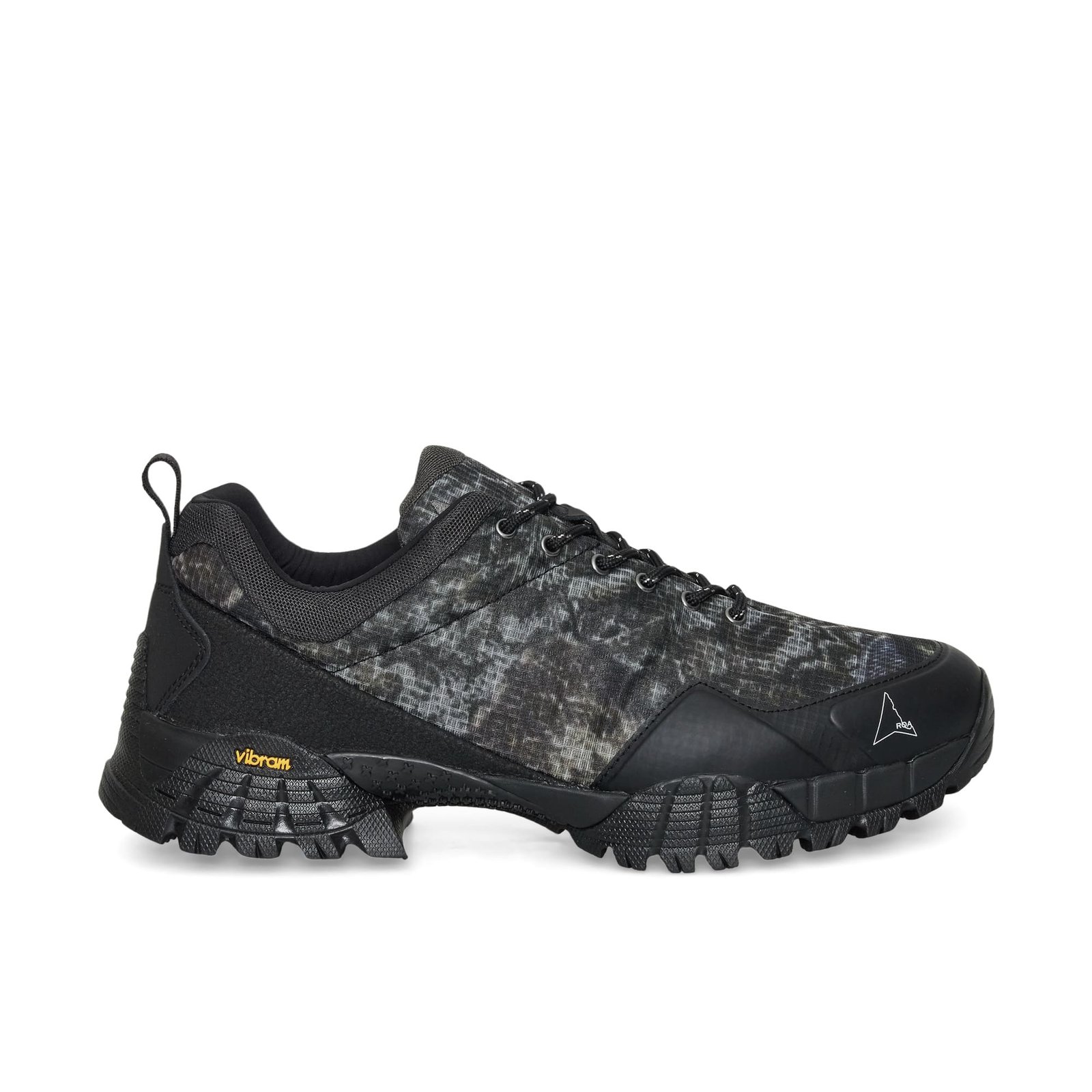 ROA Hiking - Neal Camo shoe with a chunky, lugged outsole and Vibram branding on the sole exterior.