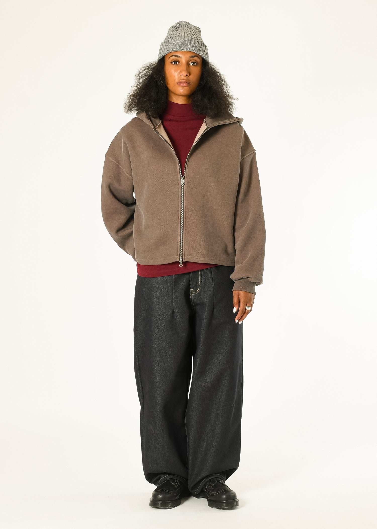 Estudio Niksen - Boxy Zip-up Hoodie Light Brown crop cropped