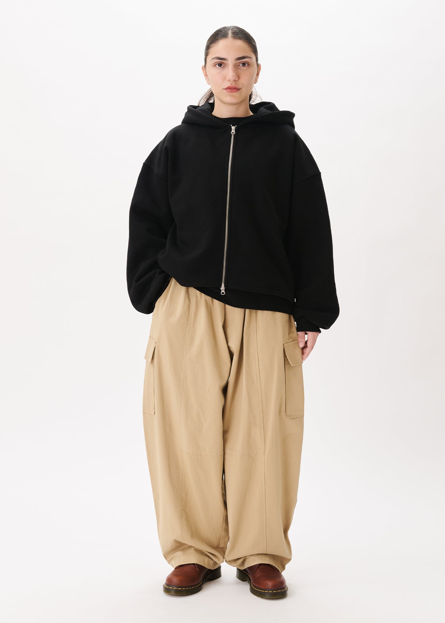 Estudio Niksen - Boxy Zip-up Hoodie Black crop cropped