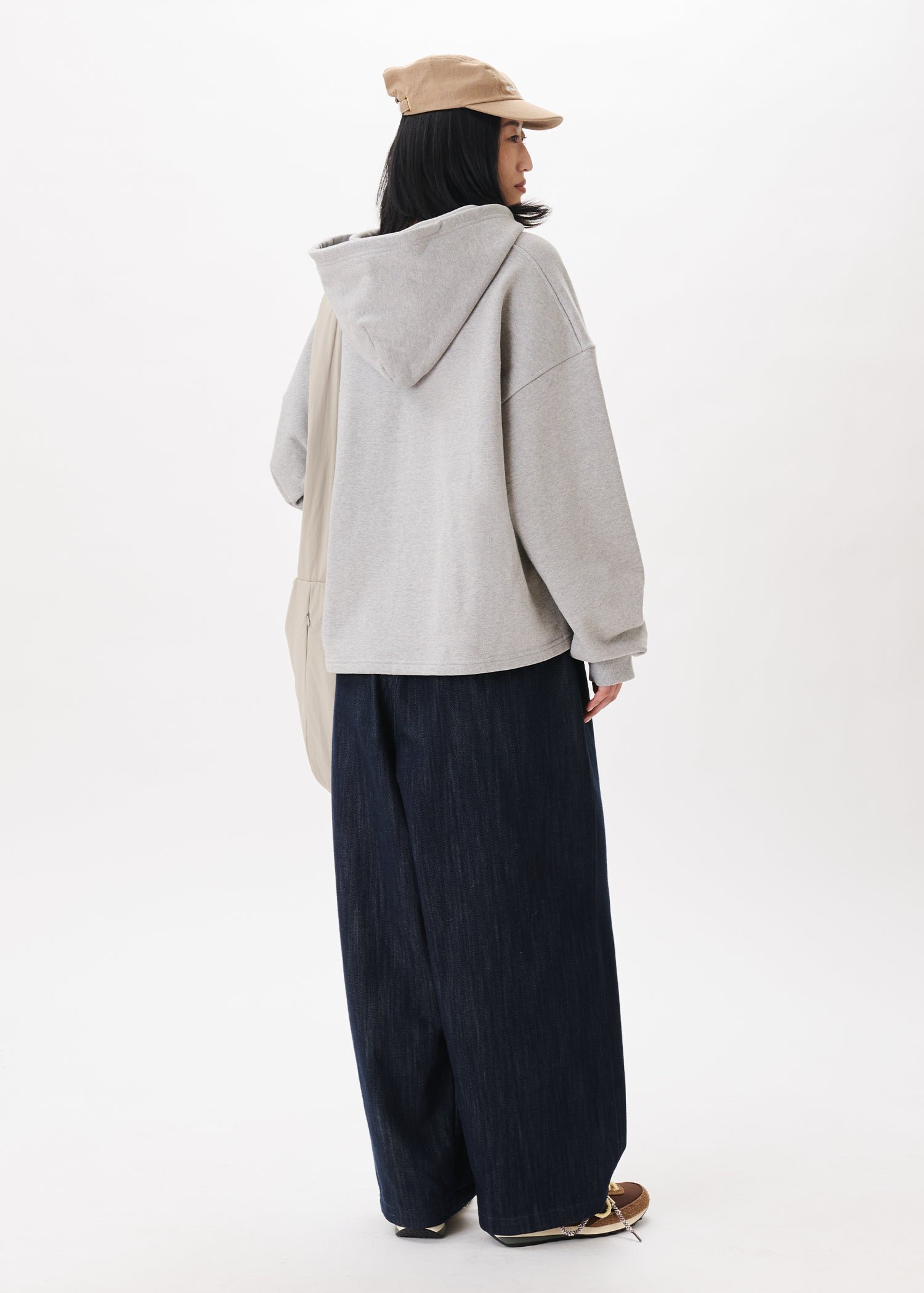 Estudio Niksen - Boxy Zip-up Hoodie Light grey crop cropped